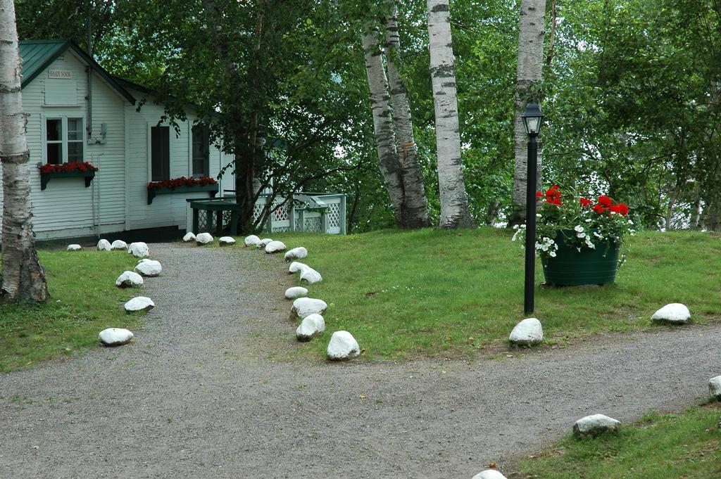 Birch Cliff Lodge On Baptiste Lake Highland Grove Buitenkant foto