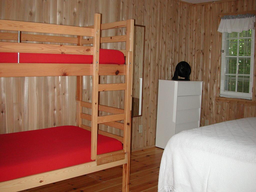 Birch Cliff Lodge On Baptiste Lake Highland Grove Kamer foto
