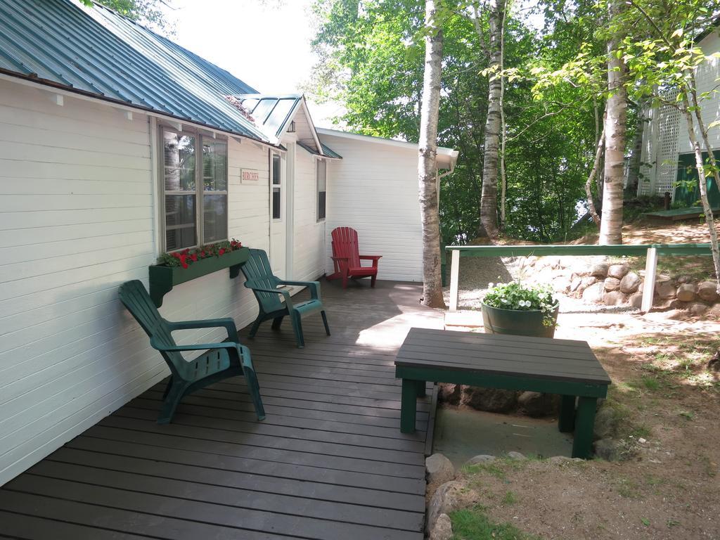 Birch Cliff Lodge On Baptiste Lake Highland Grove Buitenkant foto