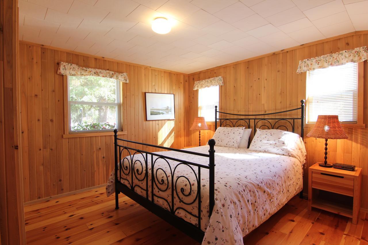 Birch Cliff Lodge On Baptiste Lake Highland Grove Buitenkant foto